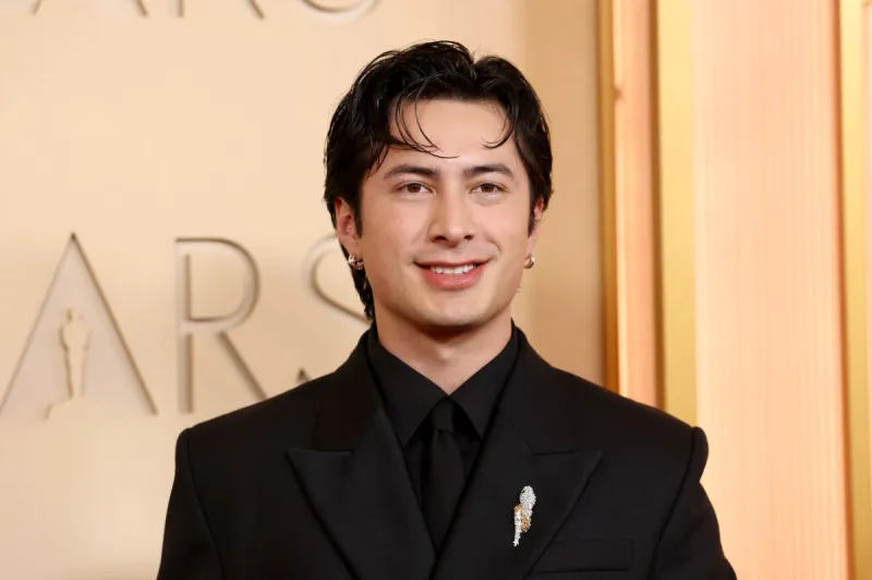 الأوسكار 2026: إطلالات أنيقة وتوقعات مشوقة تهيمن على السجادة الحمراء (فيديو)