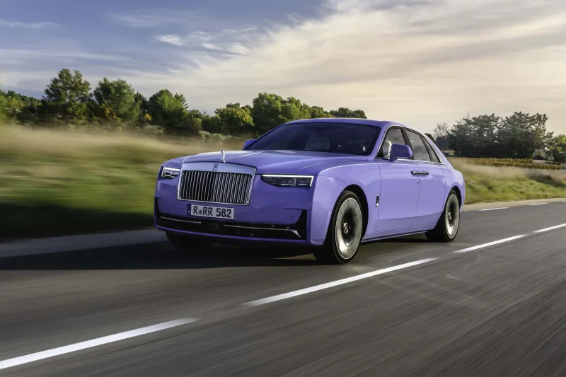Rolls-Royce Ghost صاحبة الإطلالة الملكية