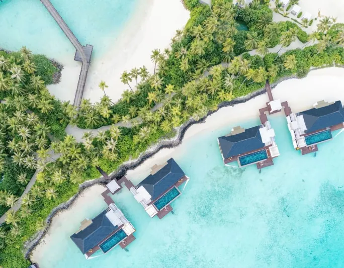 شيفال بلان رانديلي.. جزيرة في المالديف بـ 70 ألف دولار لليلة (فيديو)