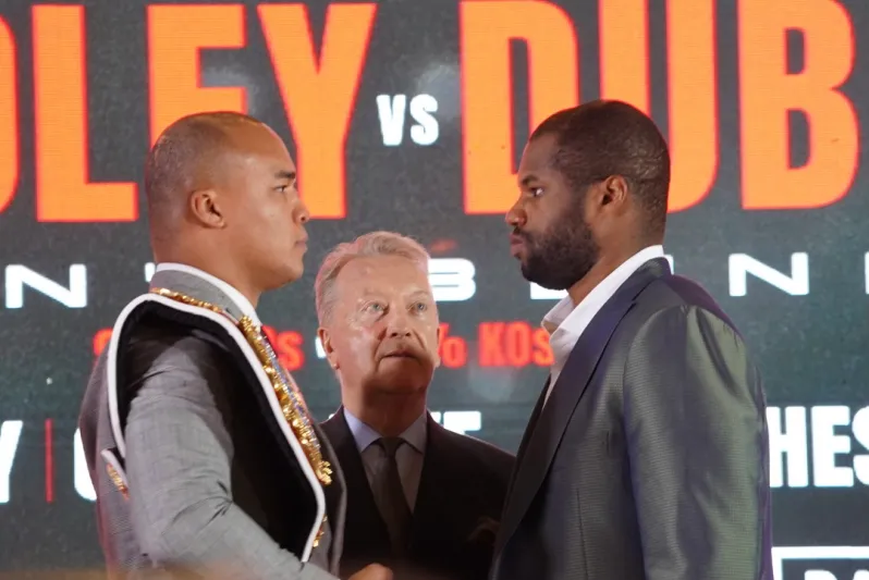 دانيال دوبوا يعلن عن "درع جديد" في مسيرته.. هل يحسم "الأب" لقب الوزن الثقيل؟ (فيديو)