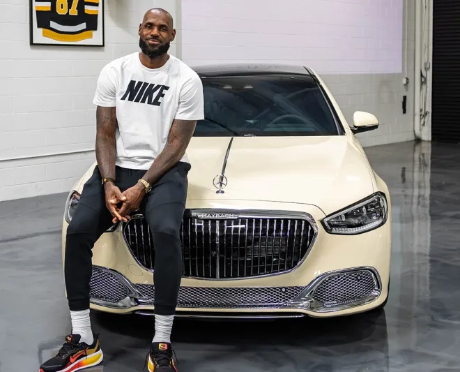 ليبرون جيمس يصمم سيارته الحلم مع مرسيدس.. فخامة الـ V12 بشعار الملك (فيديو)