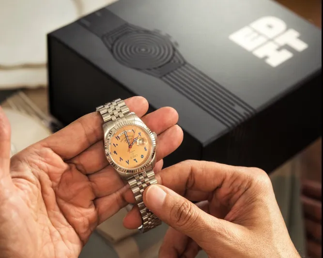 EDIT by Ahmed Seddiqi… الساعة كامتداد لأسلوب الرجل