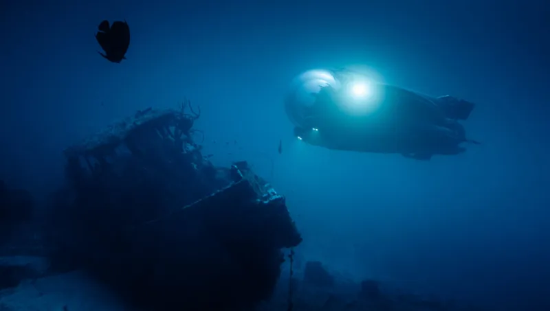 غواصة "Super Sub": أسرع سيارة خارقة تحت الماء تكسر الأرقام القياسية! (فيديو)