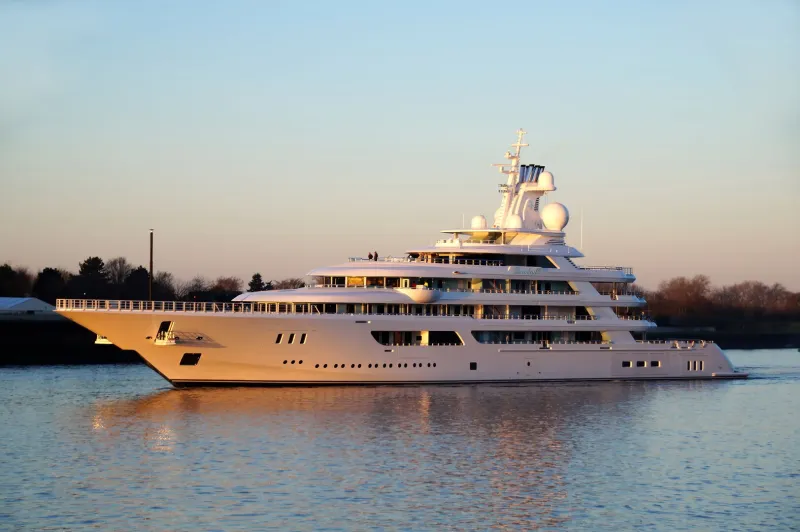 يخت "Boardwalk" العملاق يظهر لأول مرة قبيل انطلاقه المرتقب (فيديو)