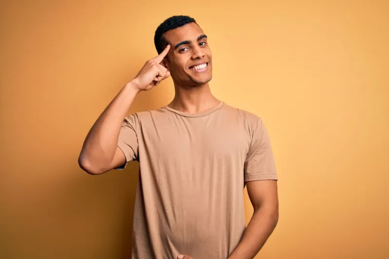 الثقة بالنفس الزائدة سلاح ذو حدين.. كيف تتخذ قراراتك بواقعية؟