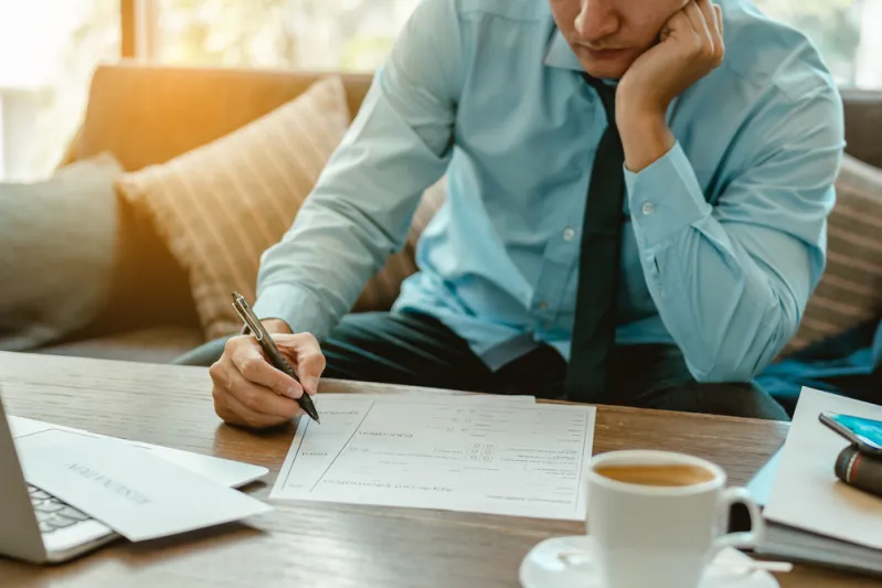 صدمة في سوق العمل.. لماذا تساوت فرص الجامعيين بالحرفيين؟