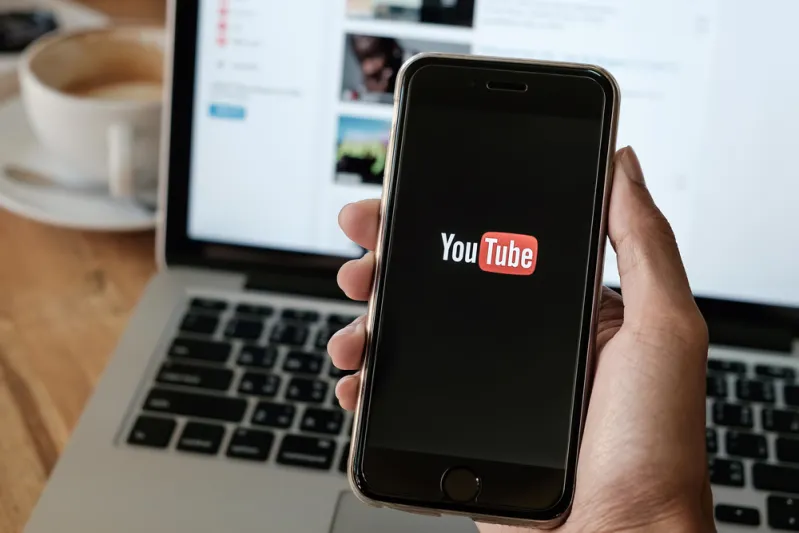 إلزام يوتيوب وميتا بدفع 3 ملايين دولار بسبب فتاة مراهقة.. فما القصة؟