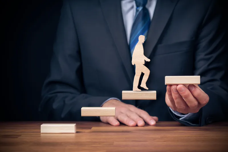 بناء الثقة الذاتية: تمارين للعقل الإداري