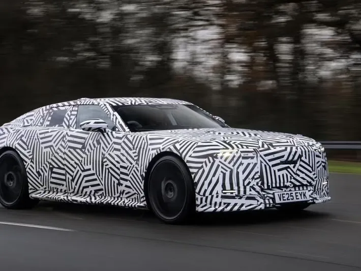 فخامة بريطانية وقوة هائلة.. جاكوار GT الكهربائية تقترب من 160 ألف دولار