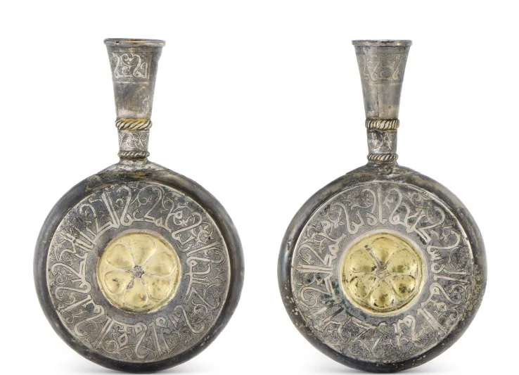 قارورتا حج فضيتان نادرتان تثيران الإعجاب في مزاد كريستيز