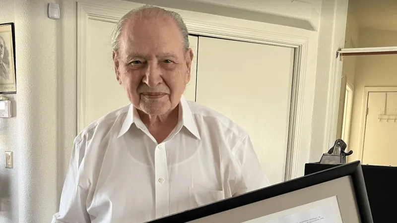 القرار المشؤوم.. كيف أضاع مؤسس أبل 377 مليار دولار؟