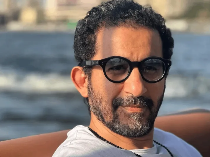 أحمد حلمي يعود للسينما بـ"أضعف خلقه": أولى بطولاته بعد غياب طويل!