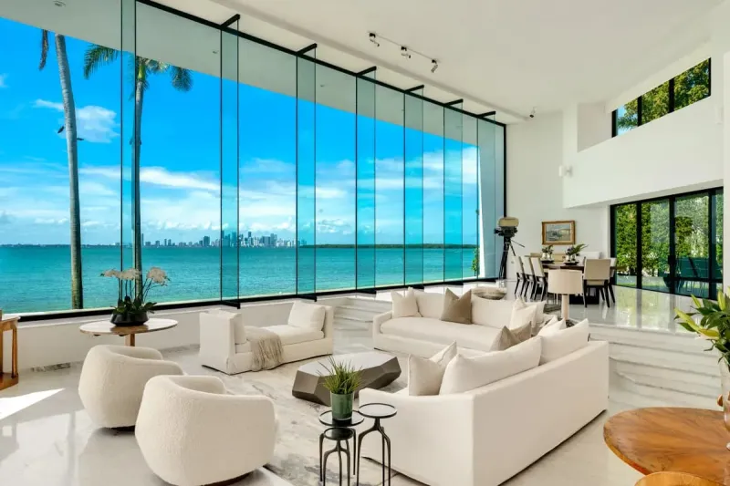 قصر فيلم "Scarface" الشهير للبيع بسعر قياسي 