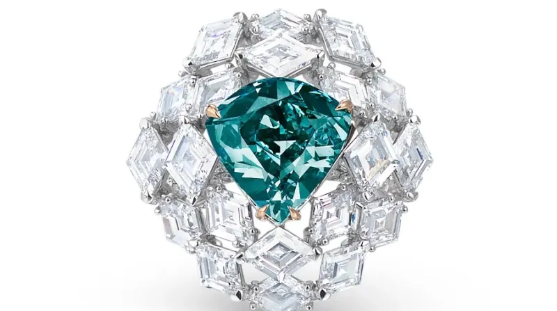 "The Ocean Dream".. أكبر قطعة من الألماس الأزرق المخضر تتصدر مزاد كريستيز