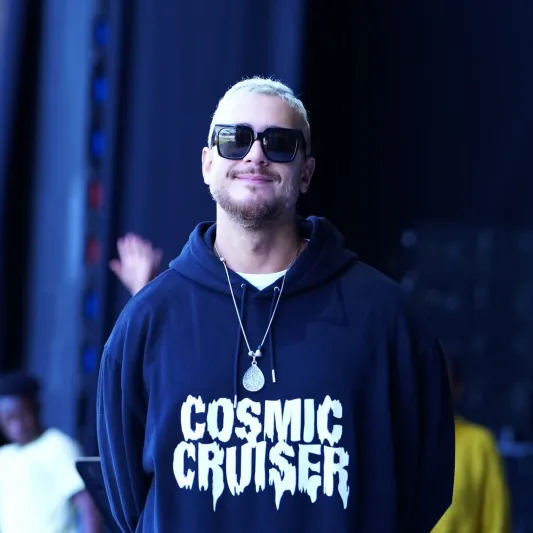 بالزي الهندي.. سعد لمجرد يقدم تجربة بصرية وموسيقية جديدة (فيديو)