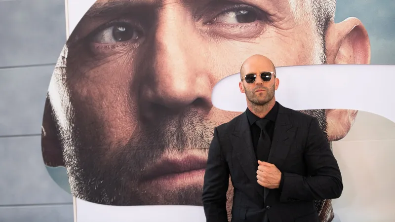 جايسون ستاثام يعود بقوة.. أول إعلان لفيلم Mutiny يثير الحماس (فيديو)