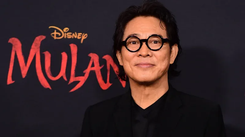 في عيد ميلاده الـ63.. كم تبلغ ثروة جيت لي؟ 