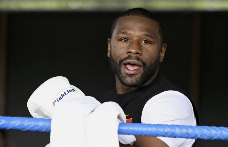 مايويذر وباكياو يتجهان نحو نزال احترافي في لاس فيغاس