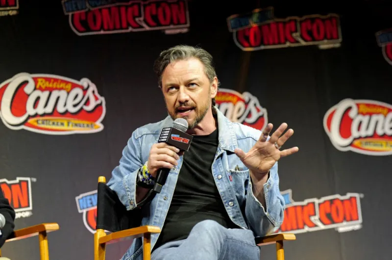 في عيد ميلاده الـ47.. كم تيبلغ ثروه جيمس مكافوي؟