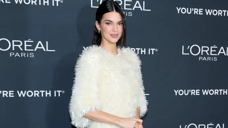 ظهور غامض في كوتشيلا.. هل تجمع علاقة كيندال جينر بجاكوب إلوردي؟