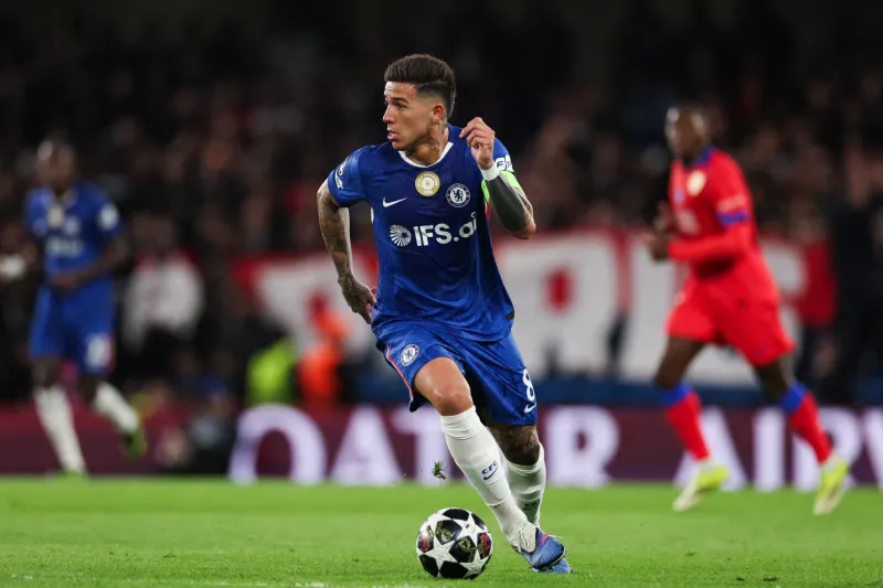 إنزو فرنانديز في مدريد.. رحلة غامضة تفتح باب التكهنات