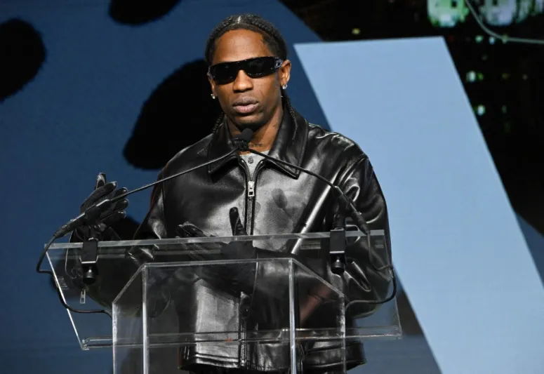 ليست للبيع بأي ثمن.. ترافيس سكوت يستعرض ساعة أوديمار بيغيه فريدة