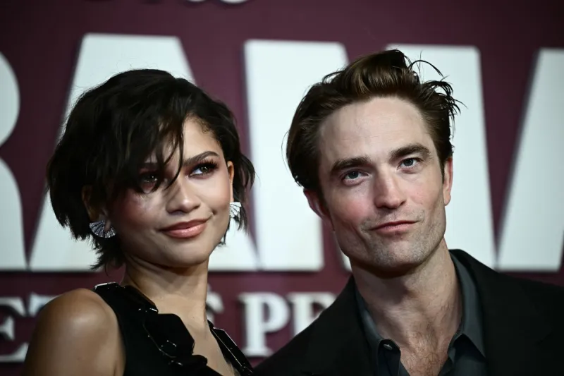 روبرت باتينسون يكشف سرًا غريبًا وراء عزوفه عن إنستجرام (فيديو)