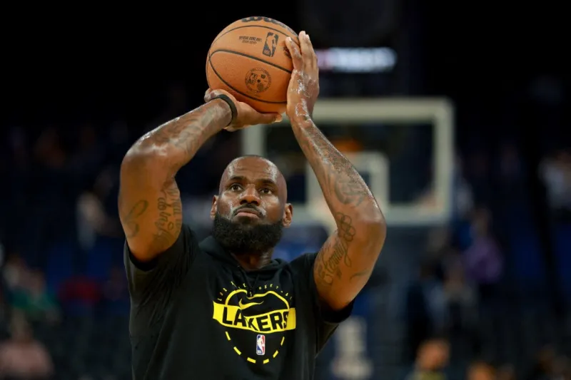 ليبرون جيمس يخطف الأنظار بساعة أوديمار بيجيه مرصعة بـ500 ماسة