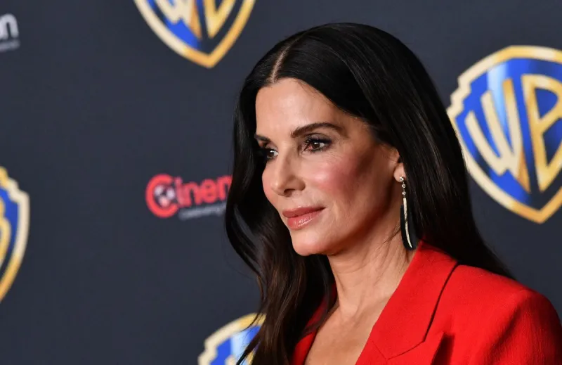 ساندرا بولوك تدشن حسابها الرسمي على إنستغرام وتمازح  تشانينج تيتوم (فيديو)