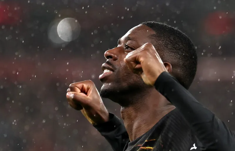 عثمان ديمبيلي يزين معصمه بساعة رياضية نادرة بقيمة 350 ألف دولار!