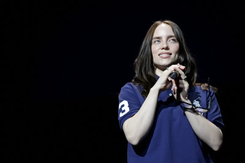 بيلي إيليش تجدد إعجابها بنانسي عجرم.. والأخيرة ترد 