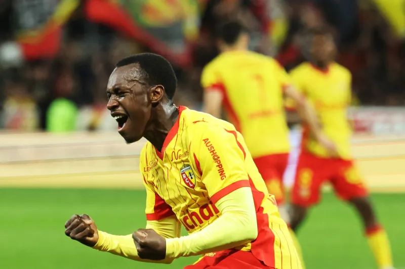 صراع أوروبي لضم سعود عبد الحميد.. لانس يتمسك والبريميرليج يترقب