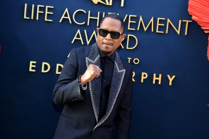  مارتن لورانس يتحدث عن مشاعره بعد ولادة حفيدته