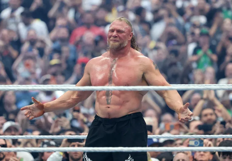 بعد اعتزاله المفاجئ.. كم تقدر ثروة بروك ليسنر؟ (فيديو)