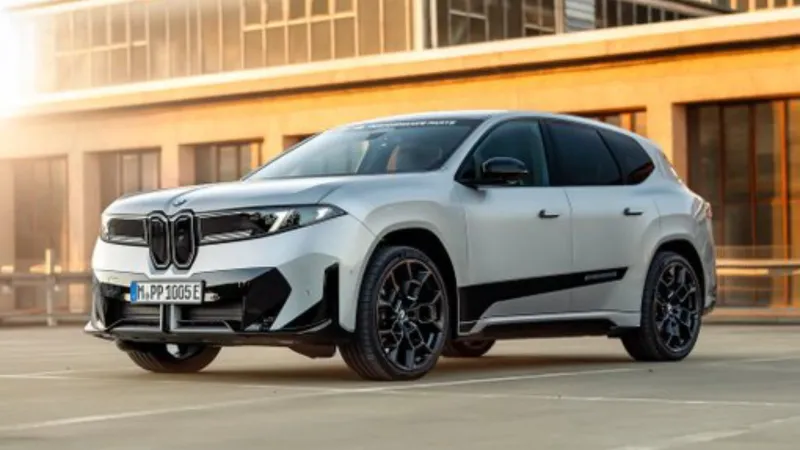 BMW iX3 تحصد لقب سيارة العام وأفضل كهربائية عالميًا (فيديو)
