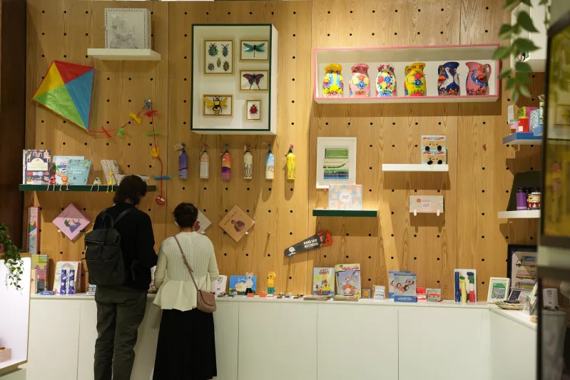 بينالي الدرعية: فعاليات فنية متكاملة في دورة الفن المعاصر لشهر أبريل 2026