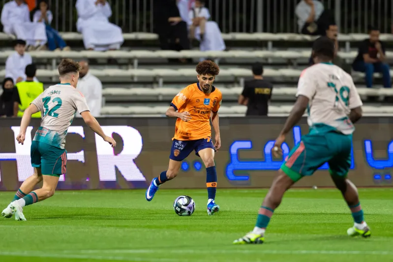 بعد إلغاء ركلة الجزاء: خبير تحكيمي يفجر مفاجأة حول القرار في مباراة الأهلي والفيحاء! (فيديو)