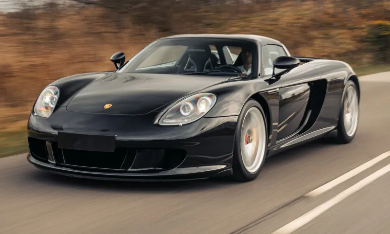 بسعر يقارب 3 ملايين دولار.. عرض بورشه Carrera GT 2005 النادرة في مزاد