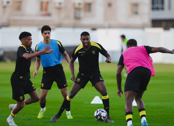 أبرز مباريات الجمعة: ريال مدريد يسعى للتعافي والاتحاد يصطدم بالشباب