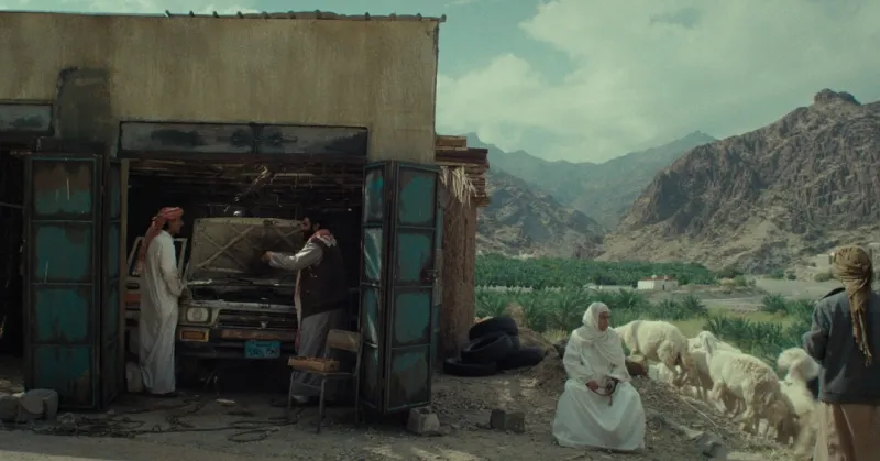 مهرجان أسوان يمنح "هجرة" جائزته الكبرى في سابقة للسينما السعودية (فيديو)