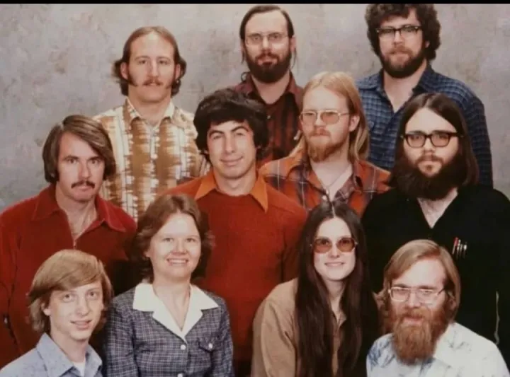 مايكروسوفت في عامها الـ 51.. أين ذهب الرواد الأوائل أصحاب الصورة التاريخية؟