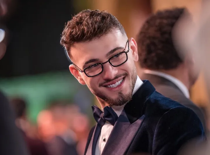 الشامي يكشف عن اسم ألبومه الأول ويؤجل الطرح لأسباب إنسانية