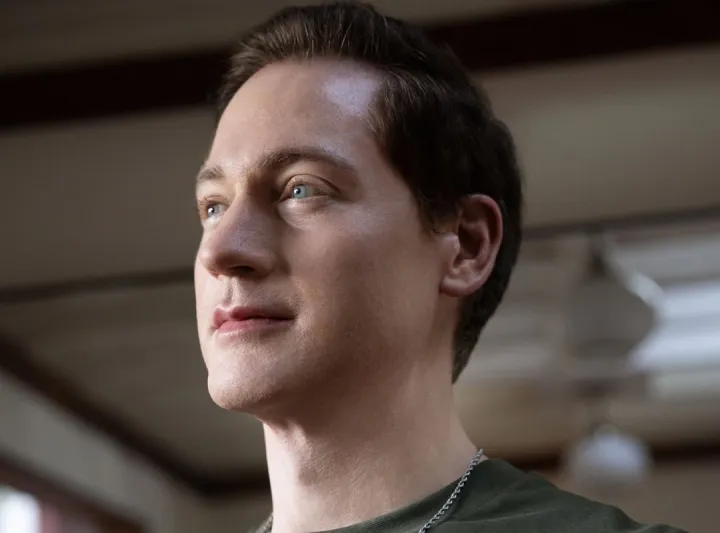 اختبار بسيط يكشف العمر البيولوجي لجسمك! براين جونسون يشرح الطريقة