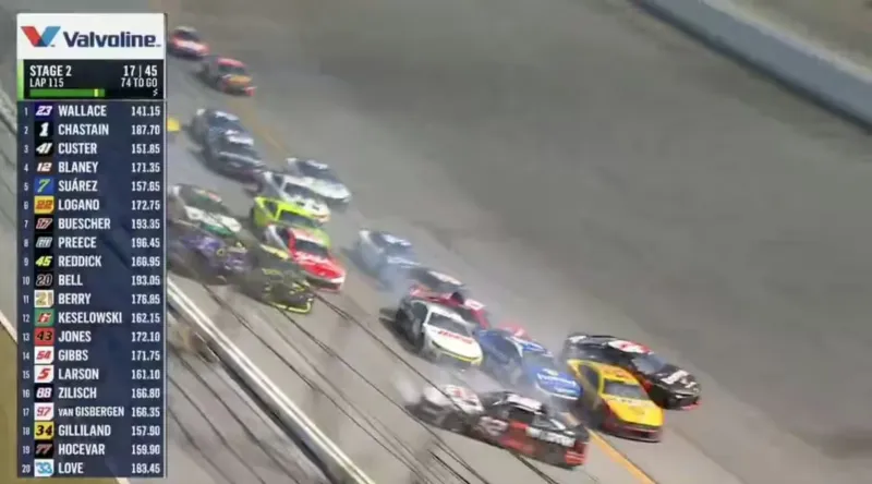 حادث جماعي صادم في تالاديجا.. 4 ناجين من بين 26 شخصًا (فيديو)