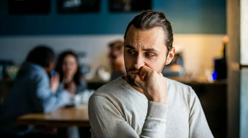 هل يستنزفك من حولك؟ ربّما فرغت بطاريتك الاجتماعية!