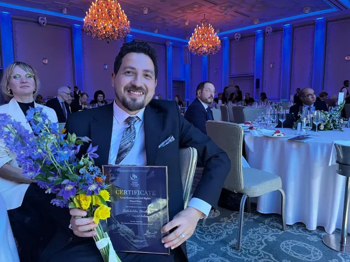 "اندبندنت عربية" تفوز بجائزة "فيتيسوف"