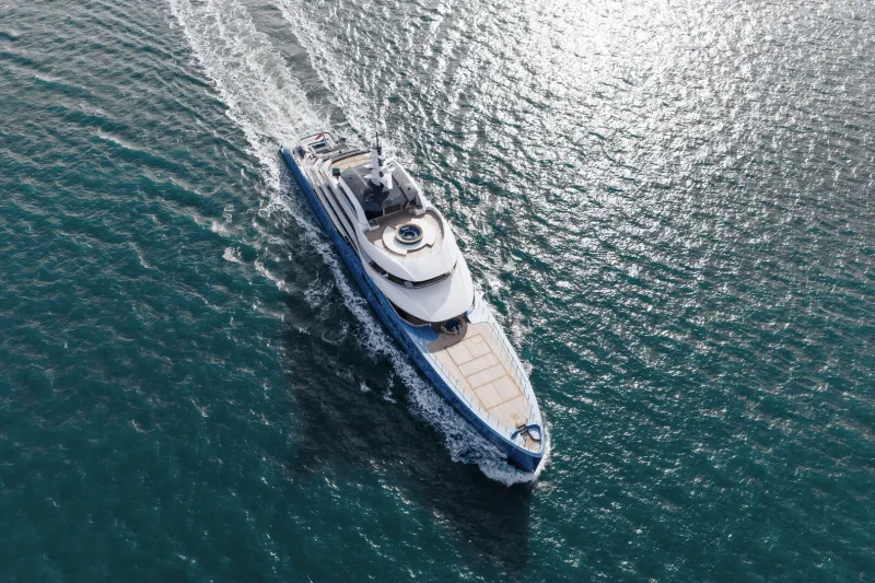 انطلاق يخت "نيتو 2" في رحلته التجريبية الأولى