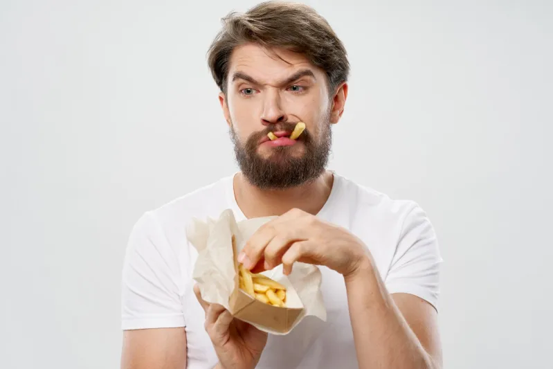 دراسة صادمة تكشف تأثير الوجبات السريعة على صحة البروستاتا