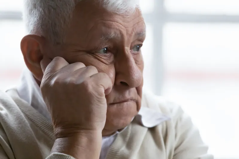 دراسة تشرح: لماذا يشيخ البشر بعد سن الإنجاب؟