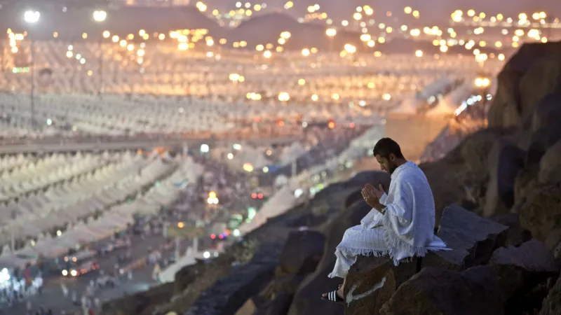 الموارد البشرية: إجازة الحج بأجر كامل وفق ضوابط محددة